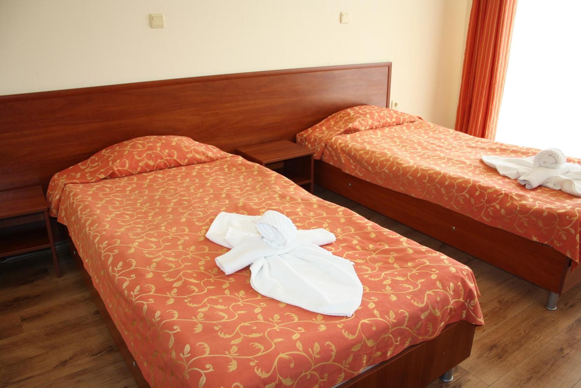 Iris Beach Hotel Sveti Vlas Extérieur photo