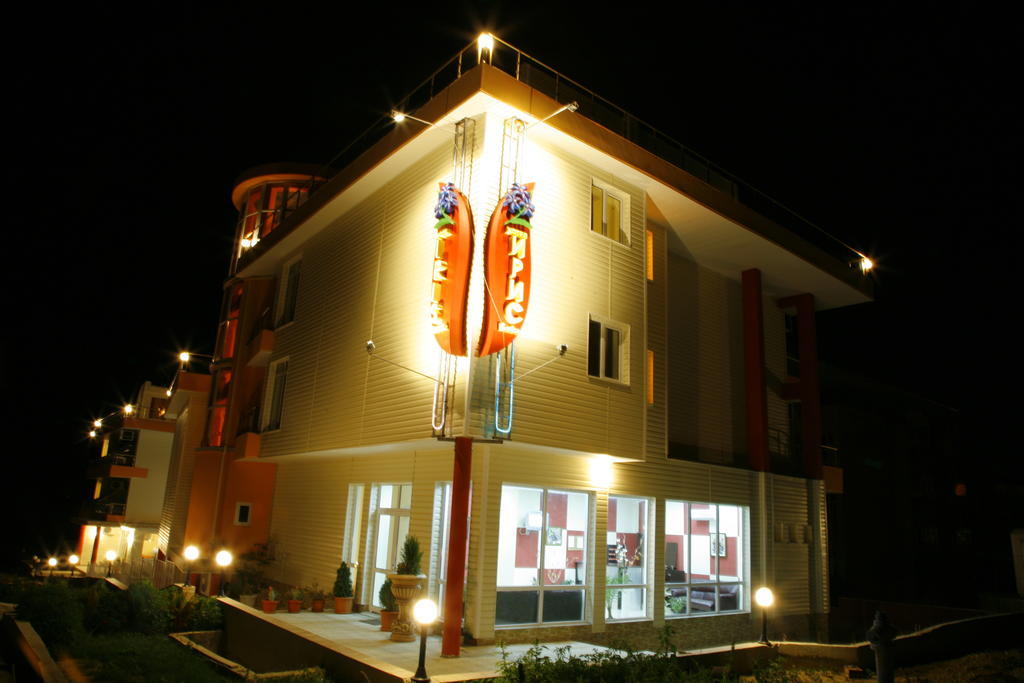 Iris Beach Hotel Sveti Vlas Extérieur photo